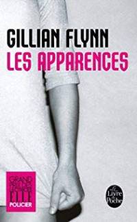 Couverture de Les apparences de Flynn, juste le bras d'une femme serrant le poing sur le bas de sa robe